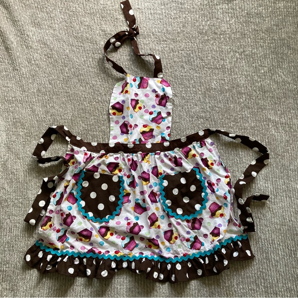 Cupcake Print Retro Apron With Polka Dot Ruffle Trim